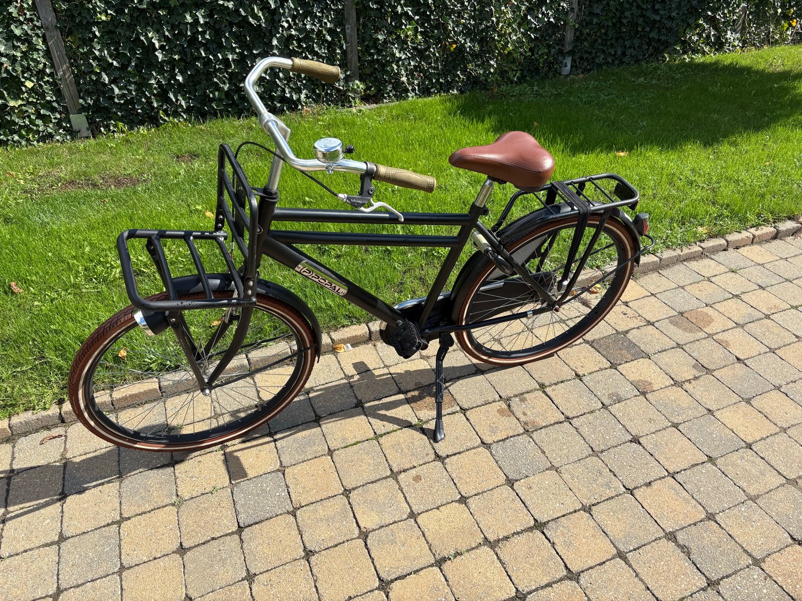 Zwarte Transportfiets met Bruin Zadel en Bagagedragers, Fietsen en Brommers, Terugtraprem, Zo goed als nieuw, 53 tot 57 cm, Ophalen