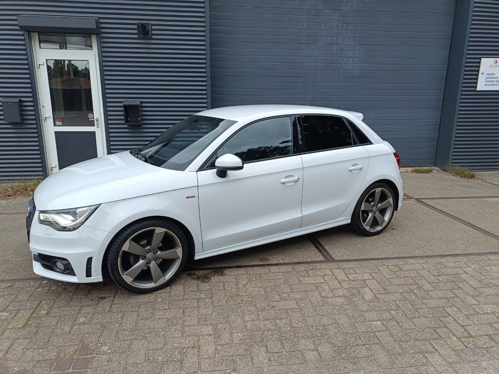 Audi A1 1.2 Tfsi 63KW SB 2013 Wit 3x s-line, Auto's, Voorwielaandrijving, 4 cilinders, Wit, Origineel Nederlands