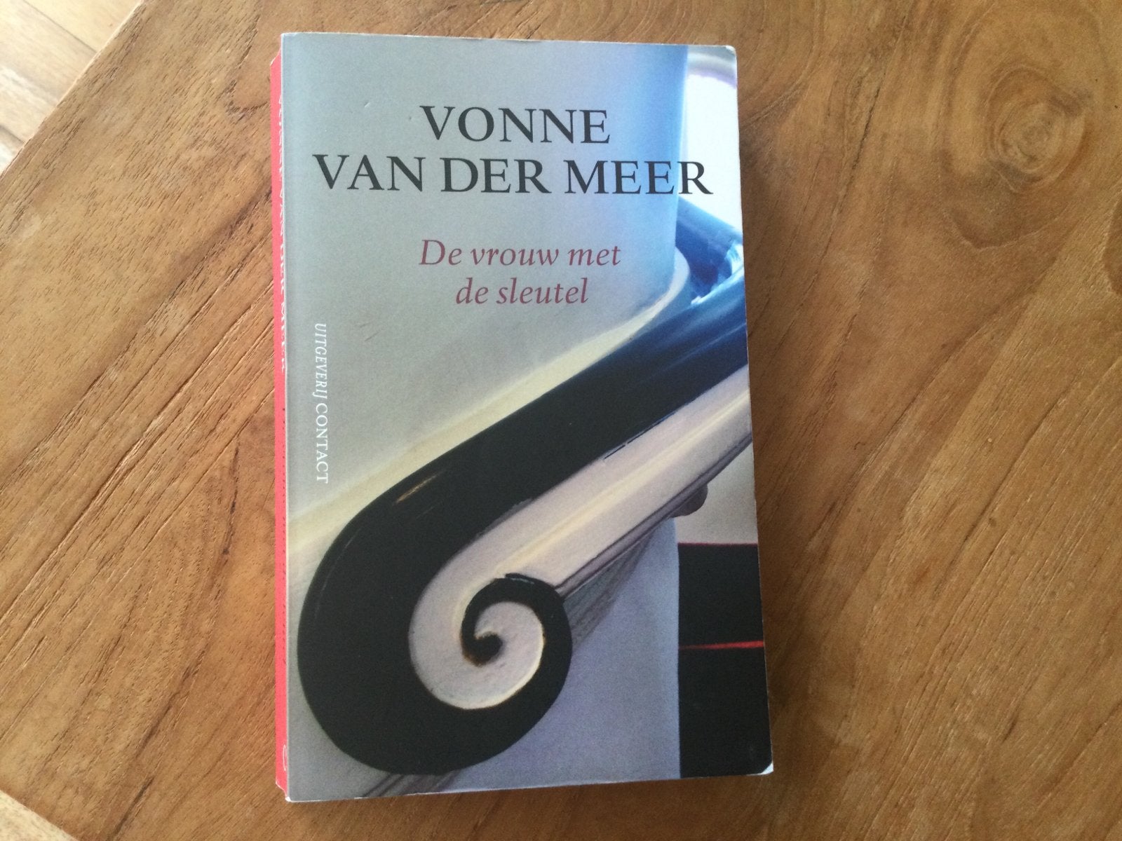 Vonne van der Meer, De vrouw met de sleutel, Ophalen of Verzenden, Zo goed als nieuw, Nederland