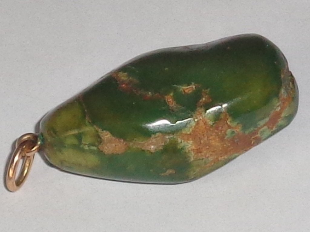 Gouden hanger met groene aventurijn steen., Ophalen of Verzenden, Goud, Hanger, Met edelsteen