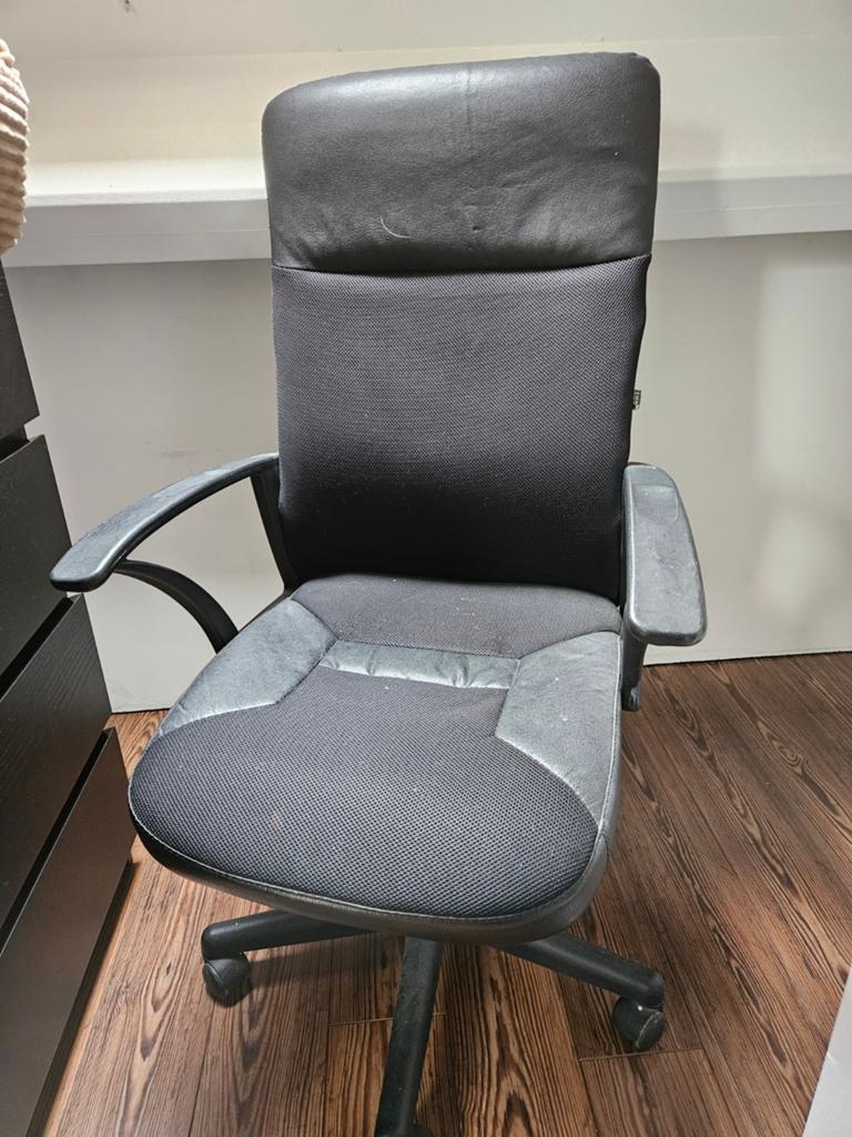 GRATIS Bureaustoel, Huis en Inrichting, Bureaustoelen, Ophalen, Gebruikt, Zwart, Bureaustoel