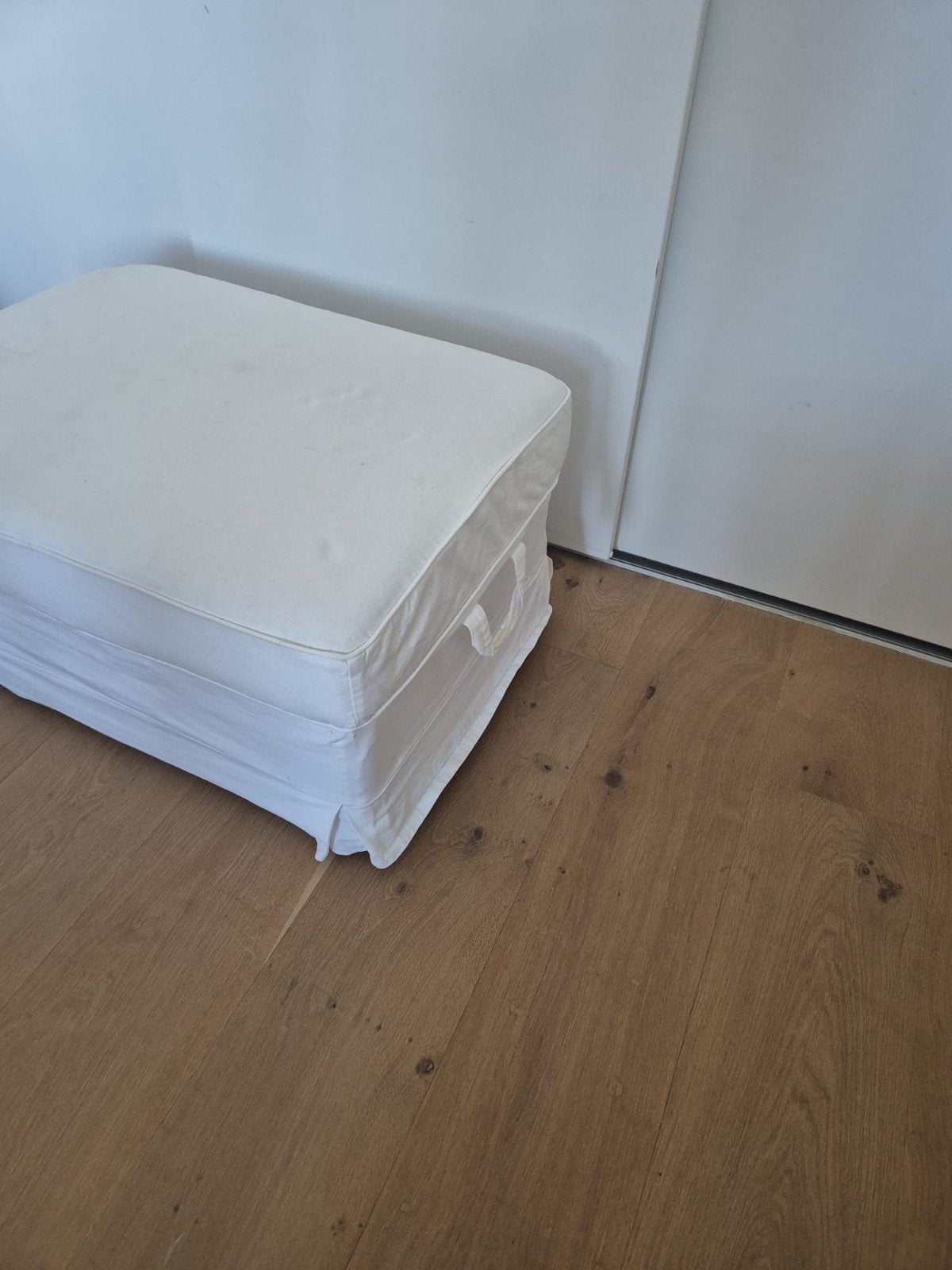 Witte IKEA hocker met bergruimte en uitwasbare hoes, Ophalen, Gebruikt, 50 tot 75 cm, 75 tot 100 cm