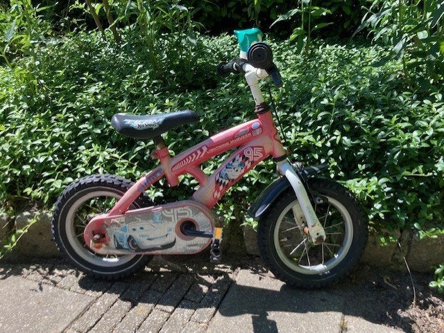 Cars kinderfietsje 12 inch, Fietsen en Brommers, Fietsen | Kinderfietsjes, Terugtraprem, Gebruikt, Minder dan 16 inch, Ophalen