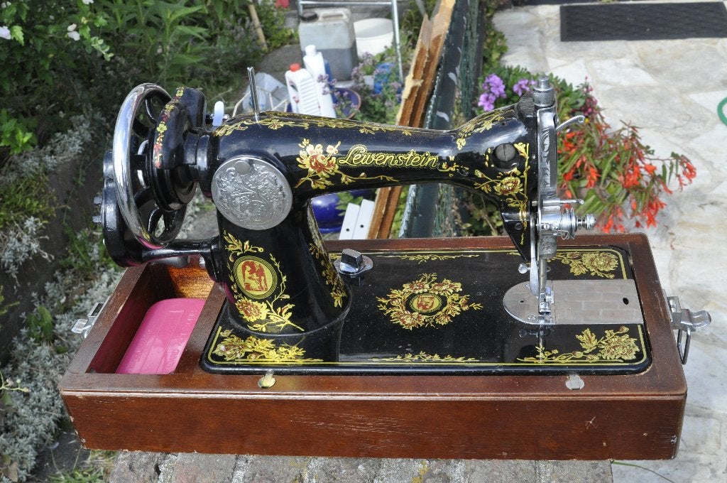 Lewenstein antieke naaimachine mooi gedetailleerd €50 ophaal, Ophalen of Verzenden