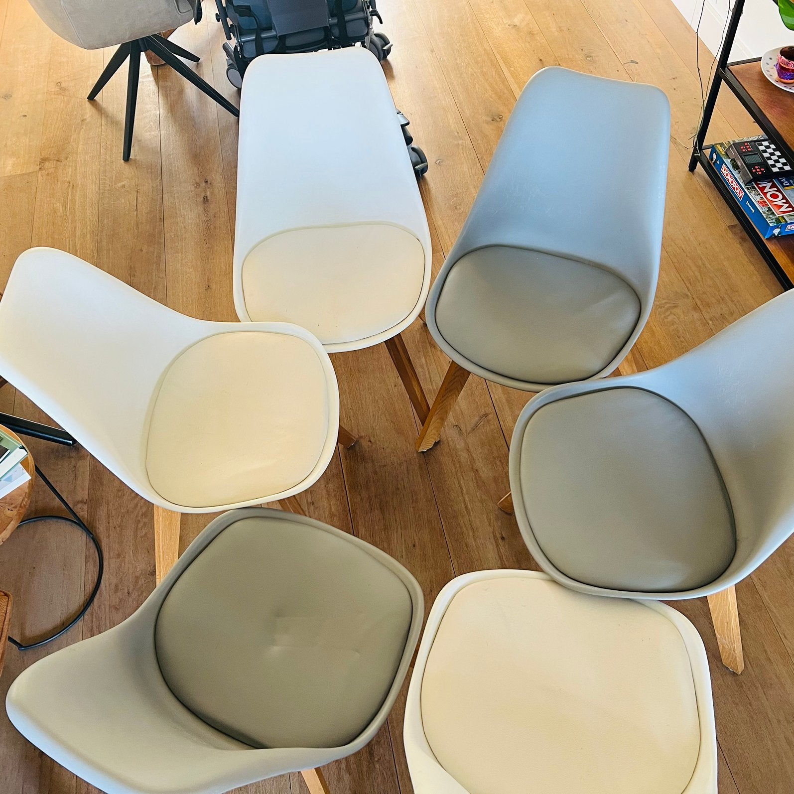 6 stoelen van Butik Living, de Consilium Valido, Huis en Inrichting, Gebruikt, Grijs, Vijf, Zes of meer stoelen, Ophalen