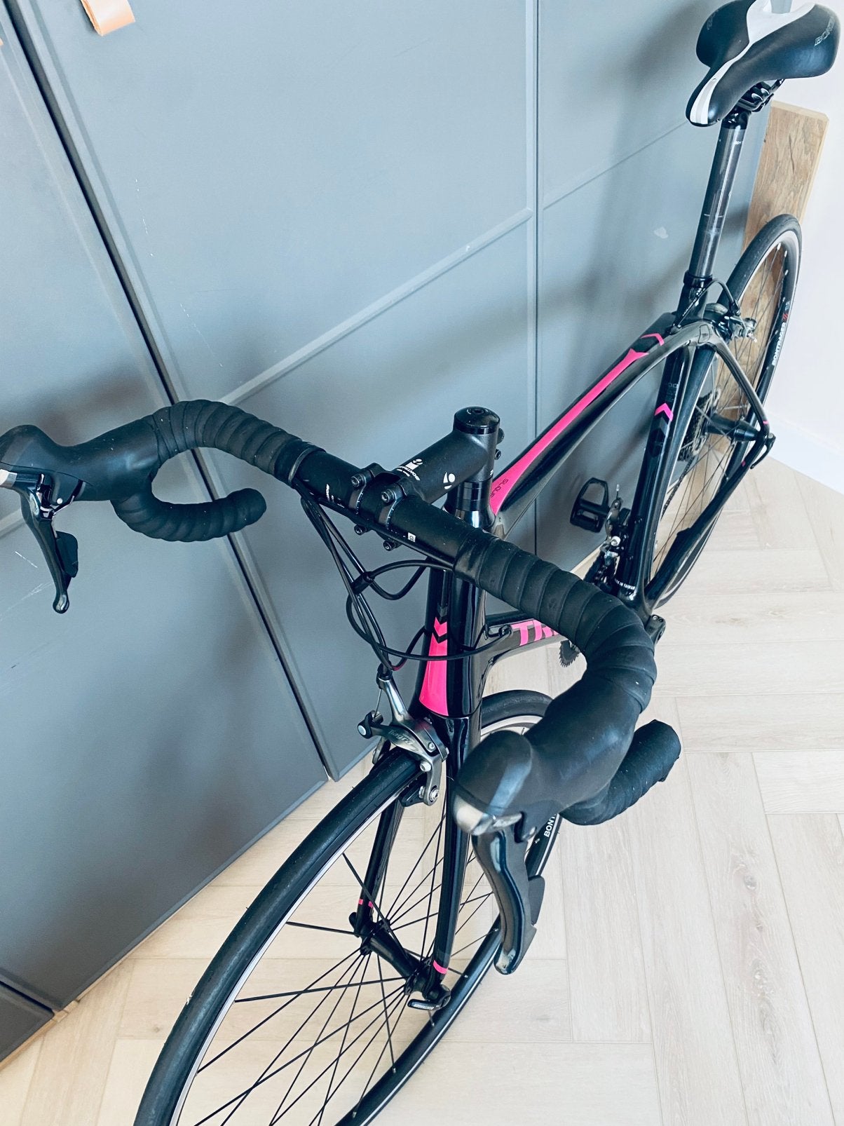 Nieuwe Trek Silque carbon dames racefiets maat L / 56 cm, Fietsen en Brommers, 28 inch, Carbon, Velgrem, Nieuw