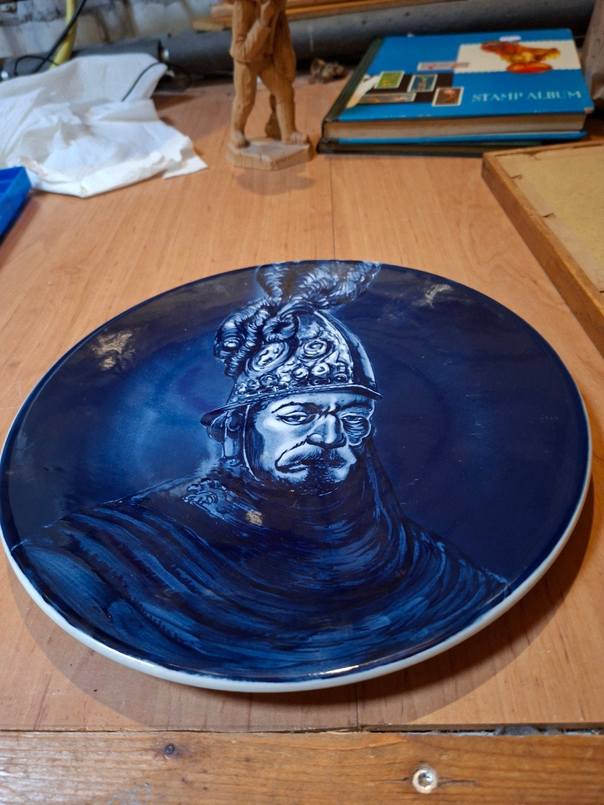 Delfts Blauw wandbord "De man met de gouden helm", Ophalen of Verzenden
