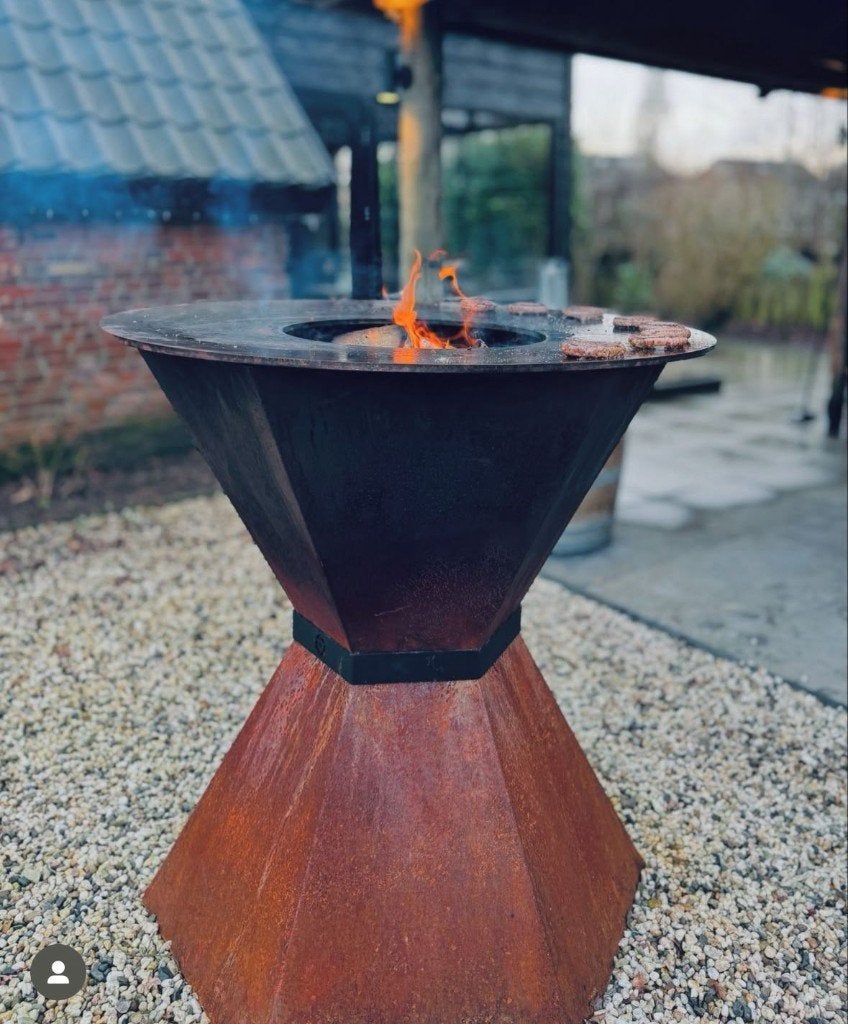 BBQ Huren 100cm | Cortenstaal Sfeervolle BBQ, Tuin en Terras, Ophalen of Verzenden, Zo goed als nieuw, ORBIT