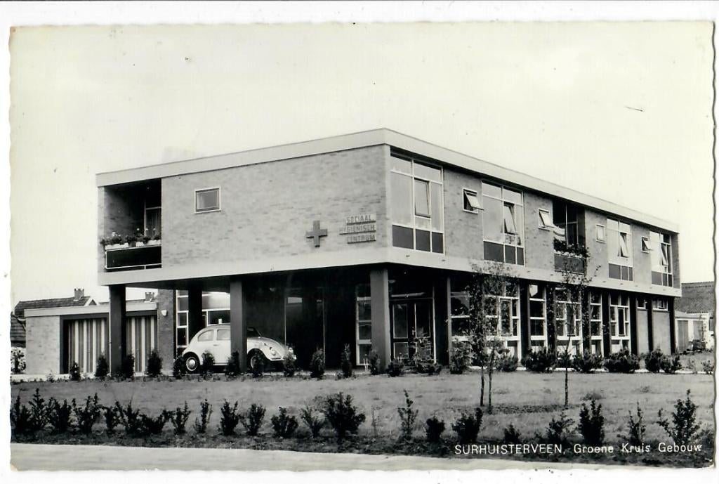 Surhuisterveen - Groene Kruis Gebouw, Verzamelen, Ansichtkaarten | Nederland, Verzenden, 1960 tot 1980, Gelopen, Friesland
