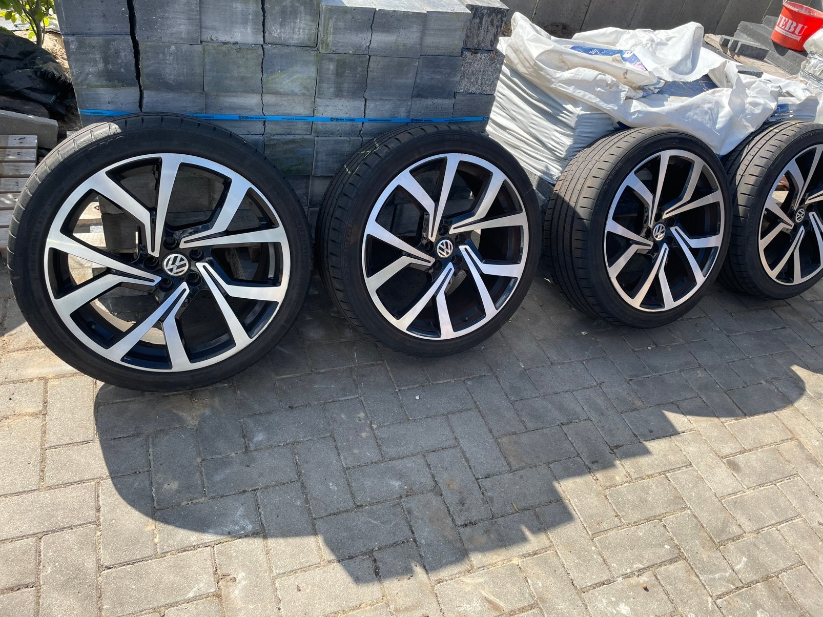 5 x 100 Brescia velgen 18 inch 4 stuks, Ophalen, 18 inch, Gebruikt, Band(en)