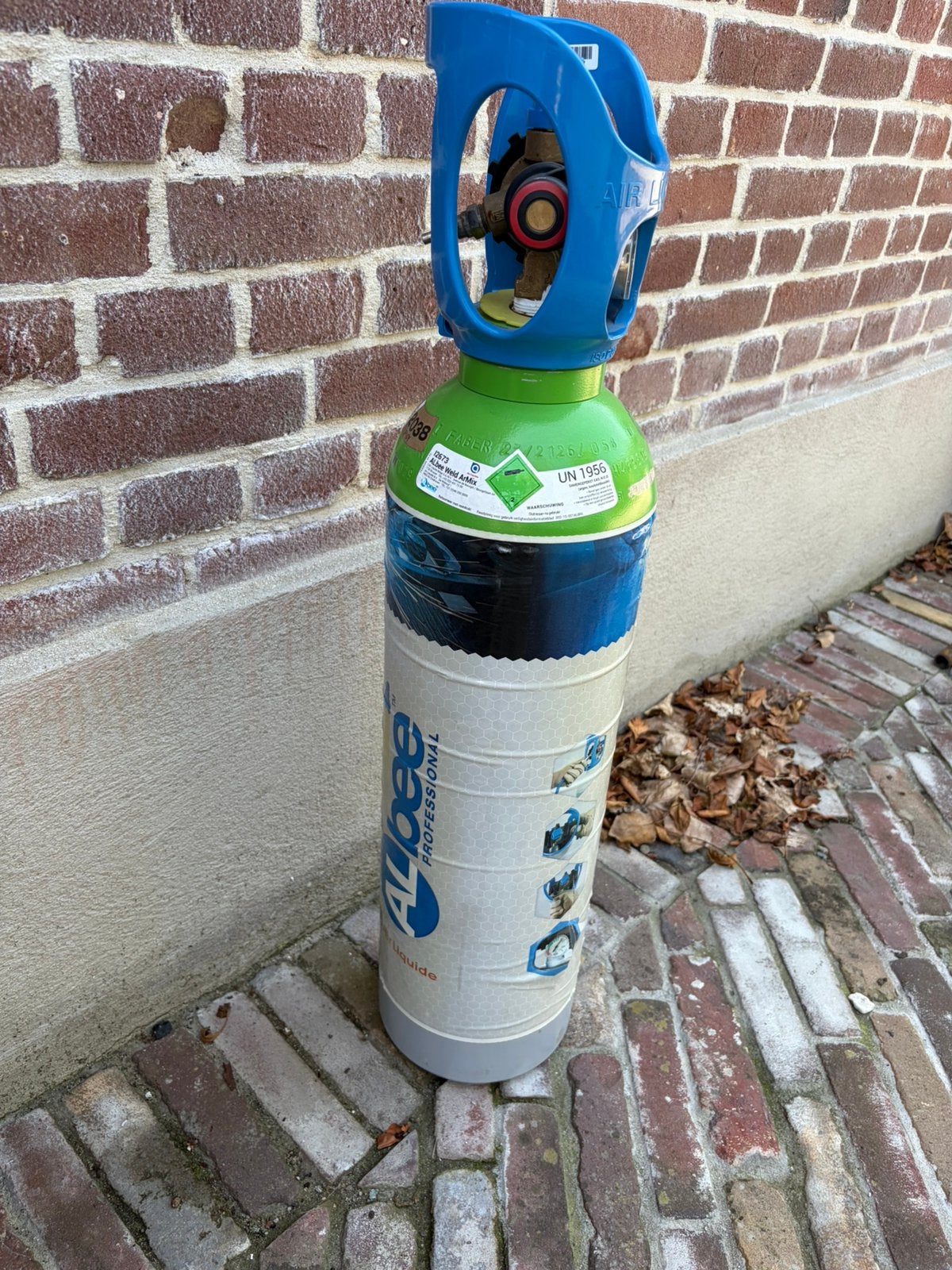 Gasfles menggas (vol!) met keuring (eigendom), Ophalen, Zo goed als nieuw