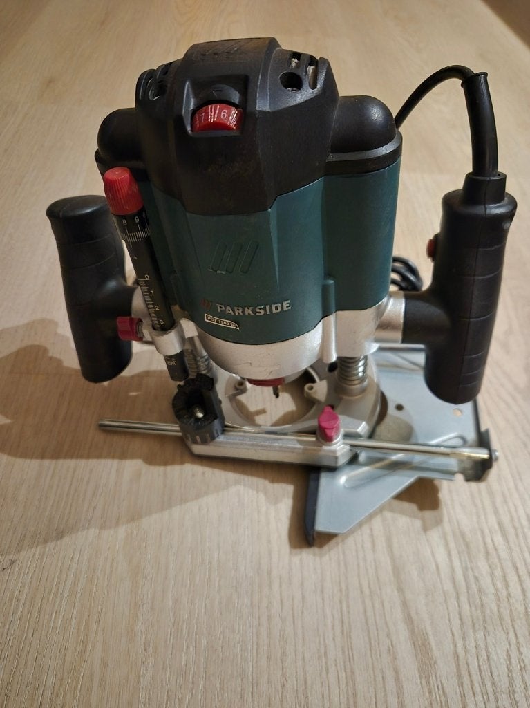 Parkside bovenfrees POF 1200 B2 1200watt, Ophalen of Verzenden, Zo goed als nieuw, Elektrisch, Bovenfrees