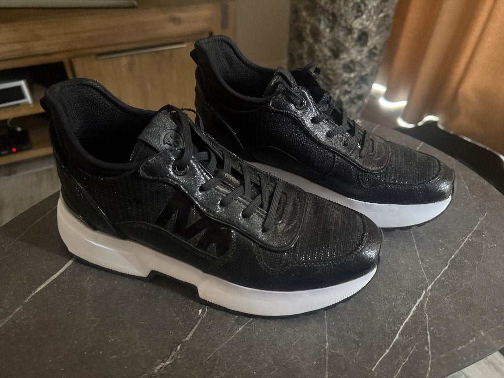 Michael Kors Sneakers | maat 40, Kleding | Dames, Schoenen, Zo goed als nieuw, Sneakers of Gympen, Zwart, Ophalen of Verzenden