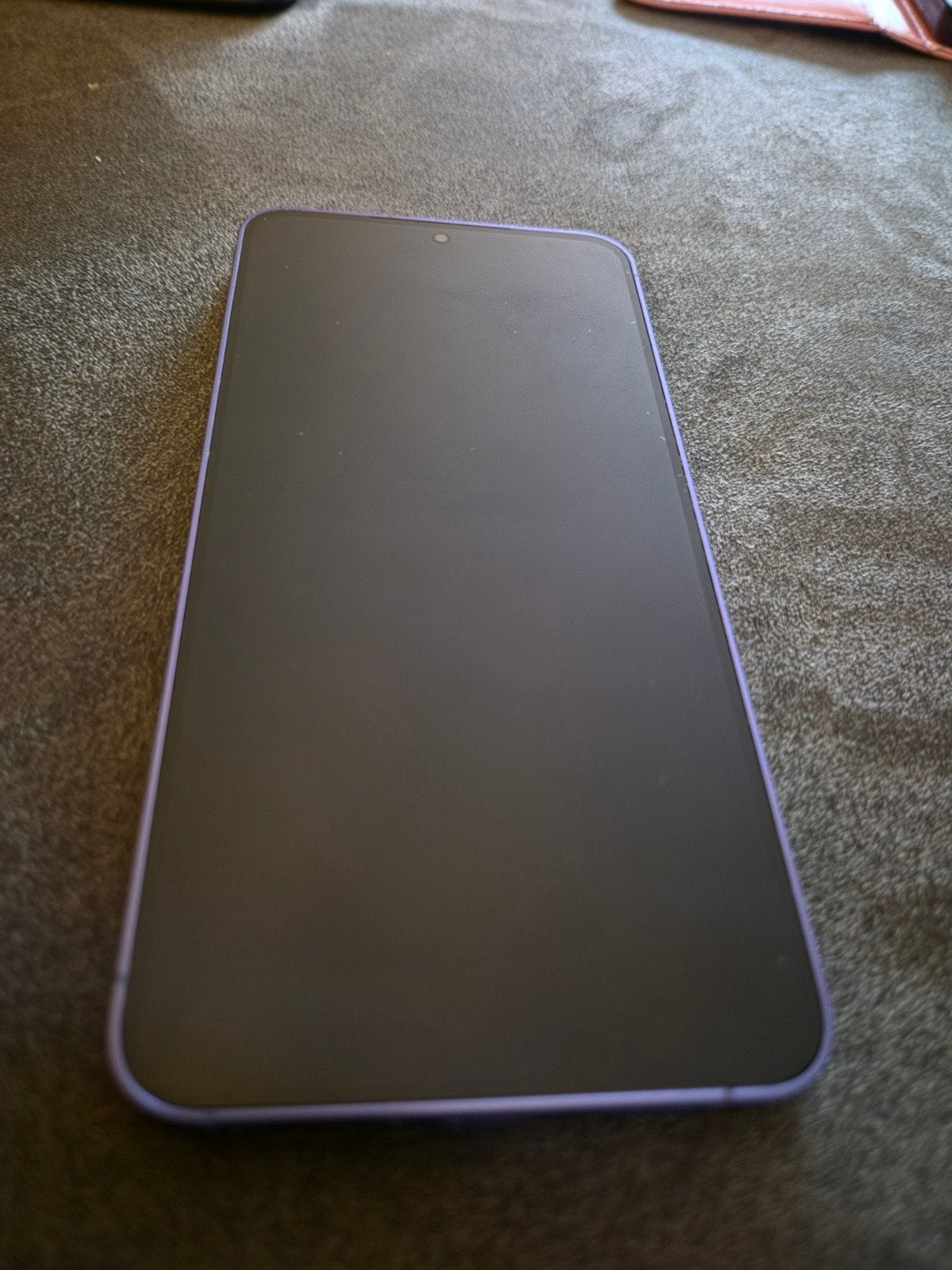 Foto 8 van Samsung Galaxy S24 paars  (2024) - Zo goed als nieuw