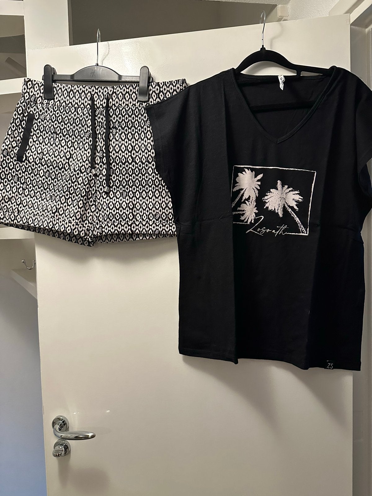 ZOSO Zwarte set: T-shirt met palmboomprint & shorts, Zwart, Maat 42/44 (L), Nieuw, Ophalen of Verzenden