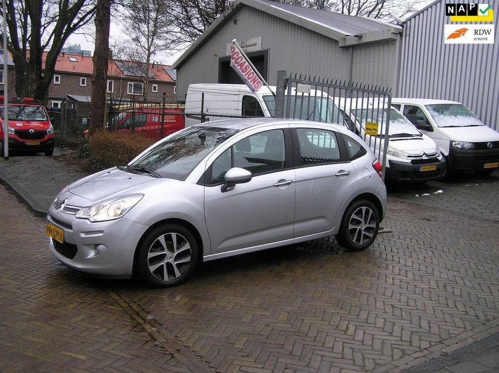 Citroen C3 1.2 PureTech Tendance 166 d km airco nieuwe APK, Voorwielaandrijving, Euro 5, Stof, Gebruikt