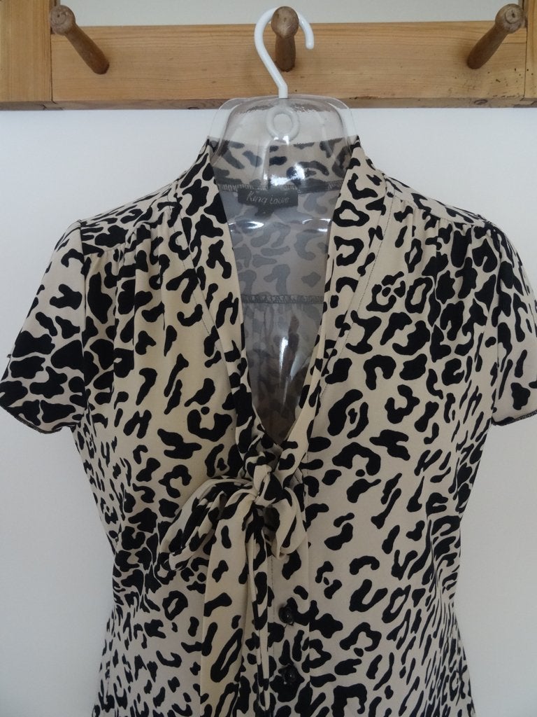 King Louie top mt S, Verzenden, Beige, Zo goed als nieuw, Korte mouw