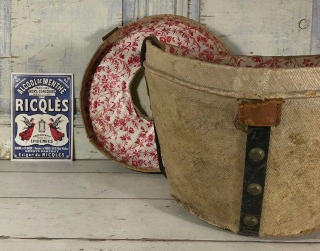 Antieke Franse hoedendoos met etiket en juten bekleding, Antiek en Kunst, Curiosa en Brocante, Ophalen of Verzenden