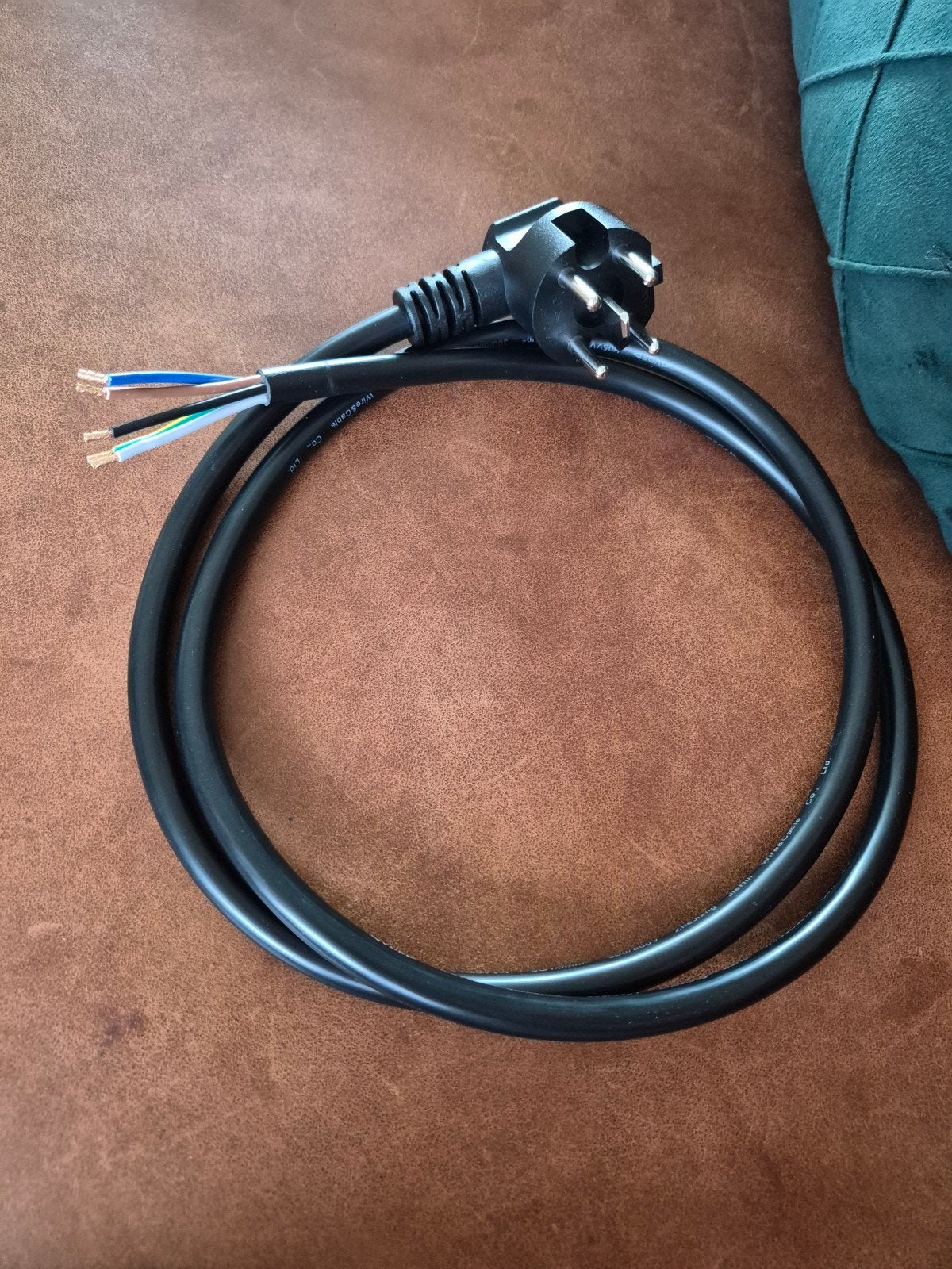 Perlex 5-polige haakse stekker met VMVL snoer 5x1.5mm, Doe-het-zelf en Verbouw, Elektra en Kabels, Ophalen of Verzenden, Nieuw
