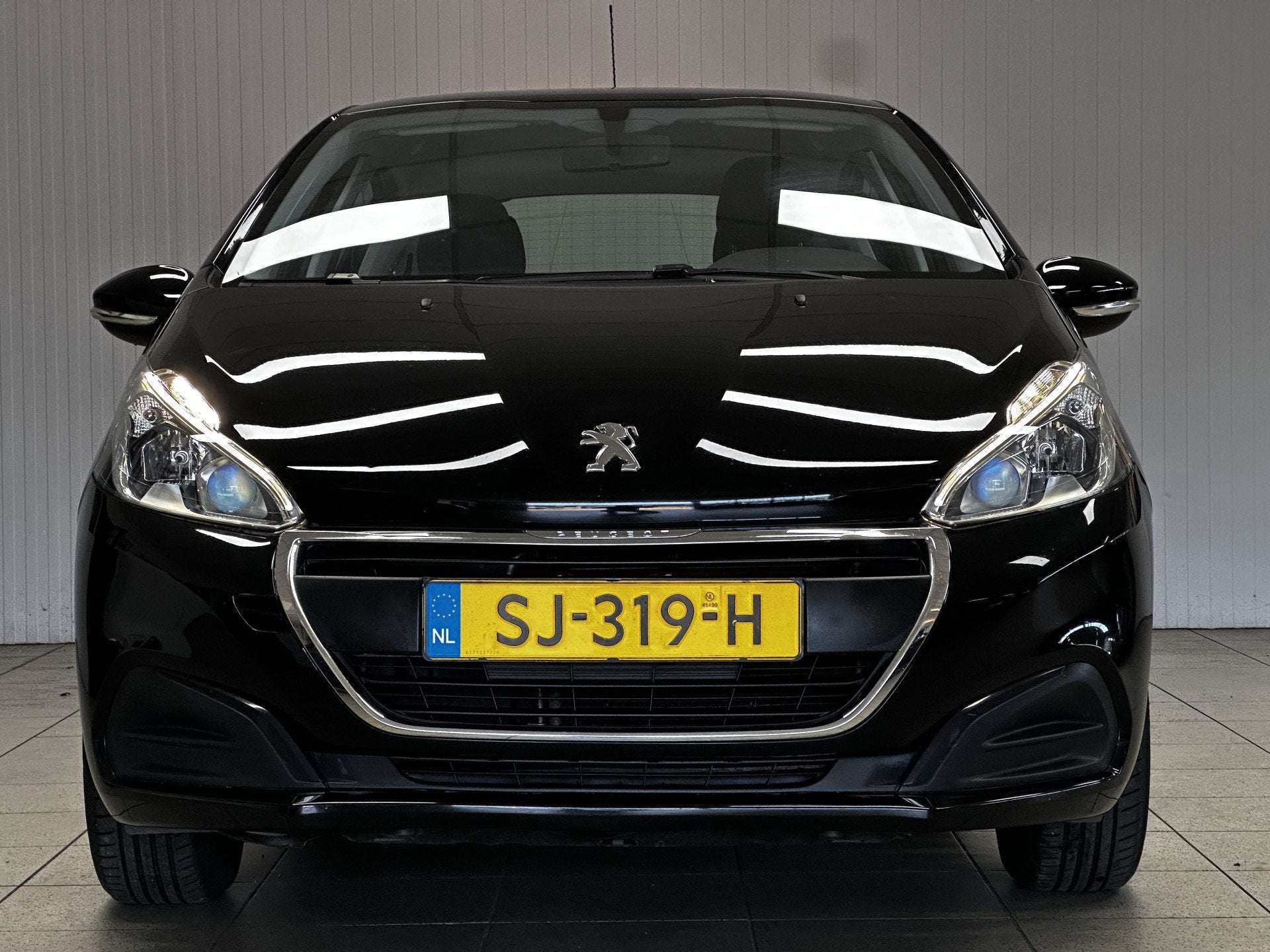 Peugeot 208 1.2 PureTech Active/ 5-Drs/ Navi/ Apple + androi, Voorwielaandrijving, Stof, Gebruikt, 1199 cc