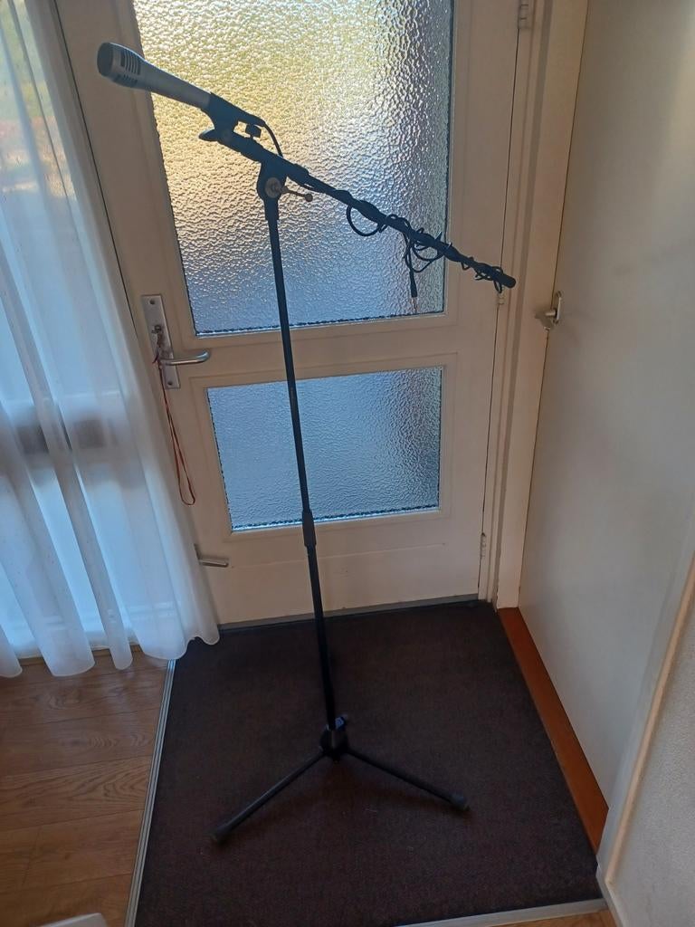 Microfoon met complete standaard en kabel, Muziek en Instrumenten, Microfoons, Ophalen of Verzenden, Zangmicrofoon