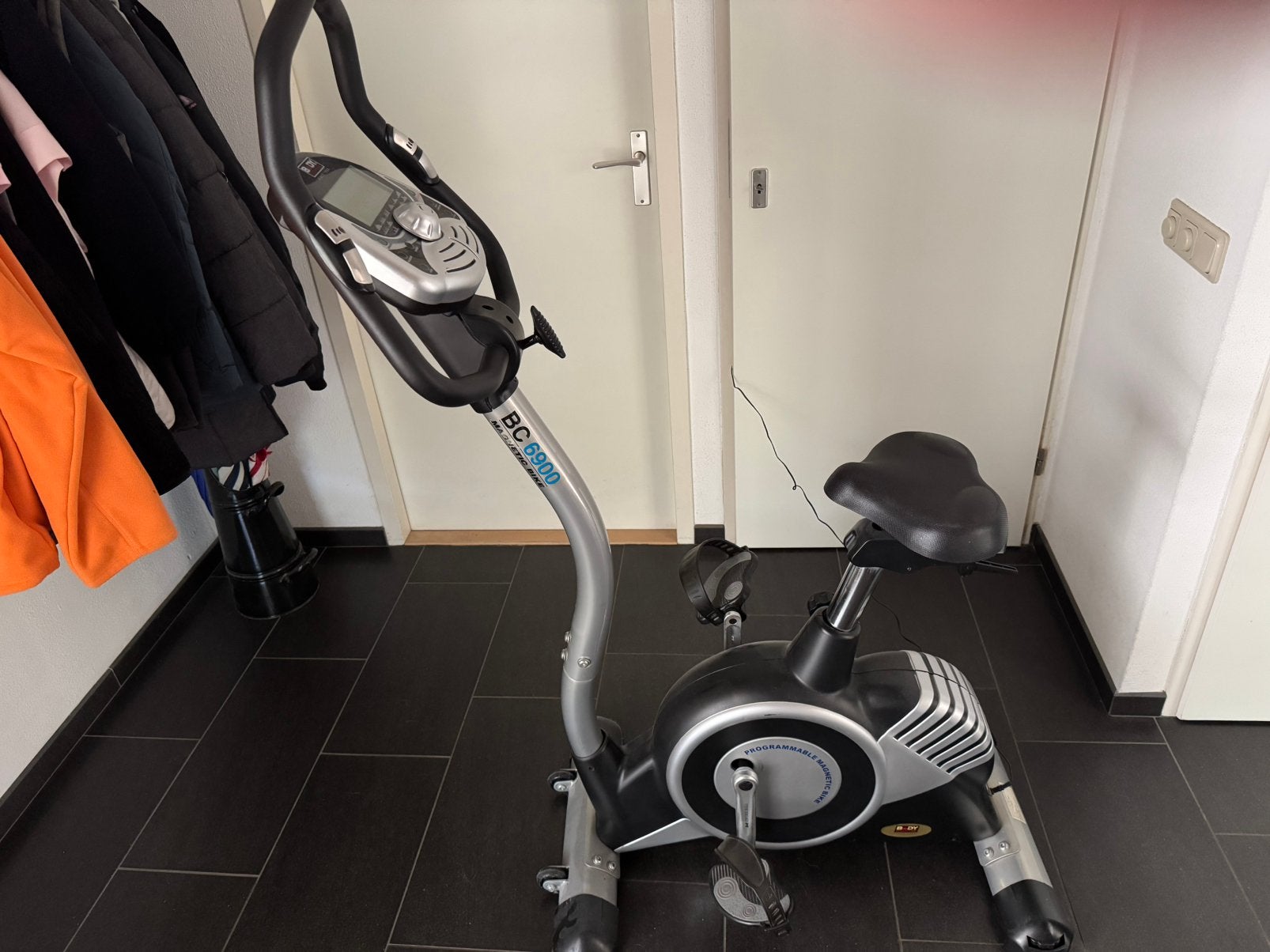 Home trainer Body BC6900 “ sculpture”, Ophalen, Gebruikt, Metaal, Benen