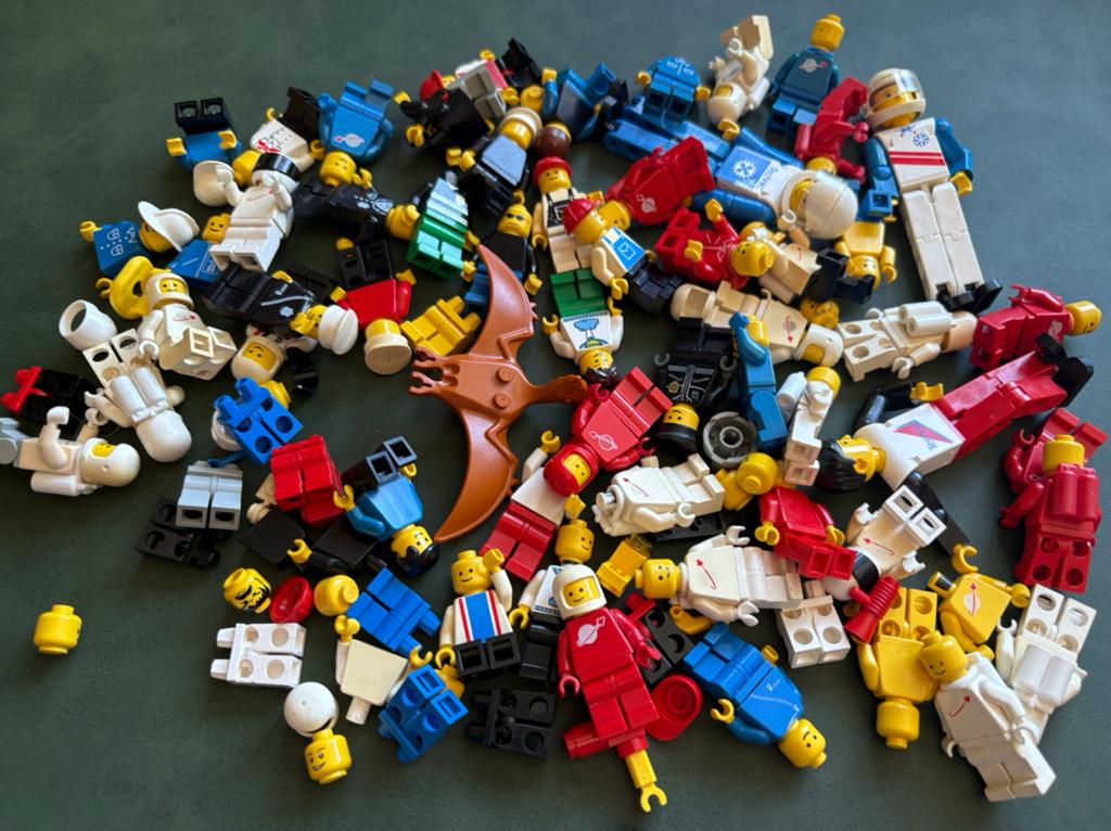 Partij lego poppetjes onderdelen, Kinderen en Baby's, Speelgoed | Duplo en Lego, Lego, Lego, Verzenden, Zo goed als nieuw