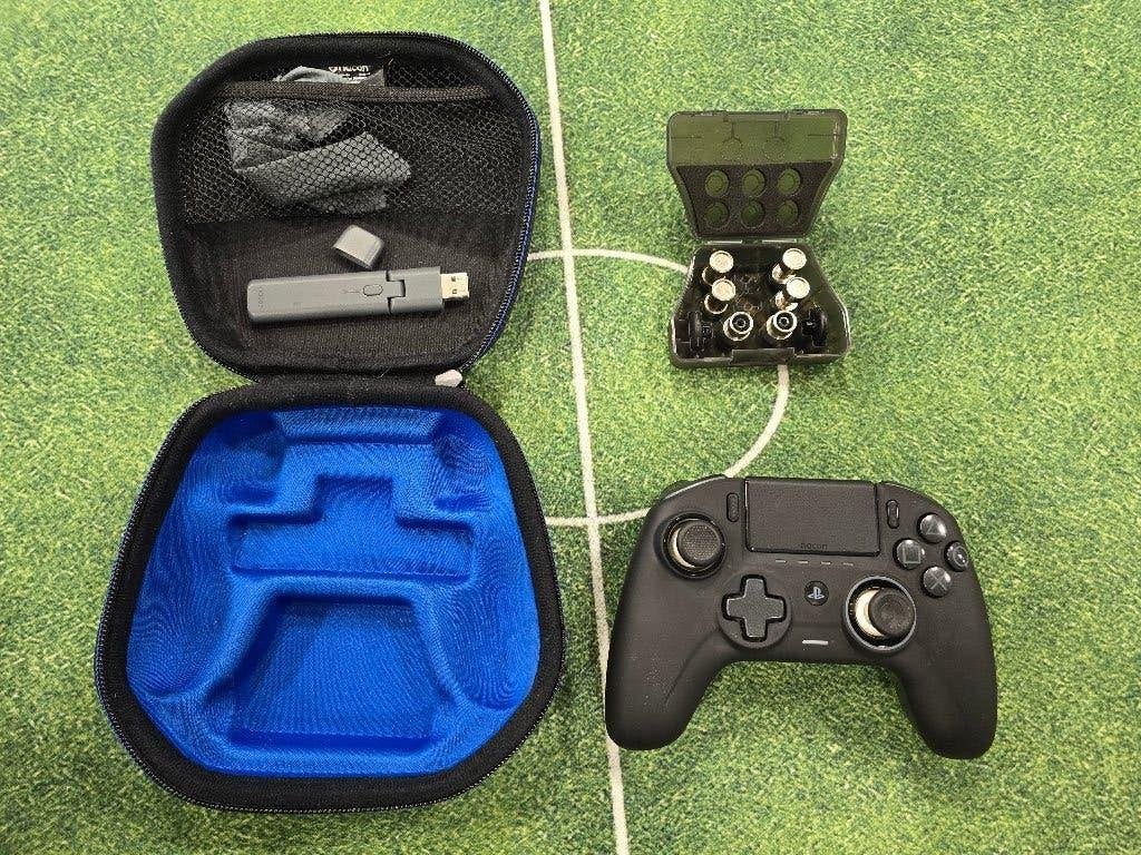 Nacon PS4 Revolution Unlimited Pro Controller met Dongle, Ophalen of Verzenden, Zo goed als nieuw, Controller