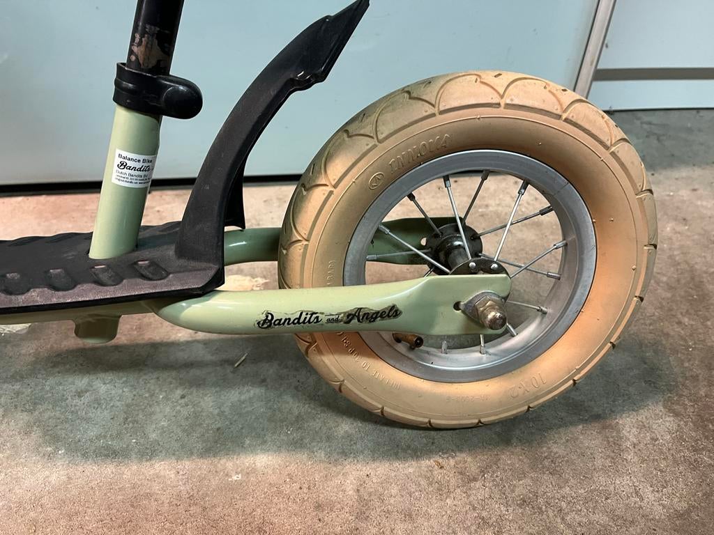 Loopfiets Bandits and Angels loopfiets met mandje, Ophalen of Verzenden, Zo goed als nieuw, Minder dan 16 inch