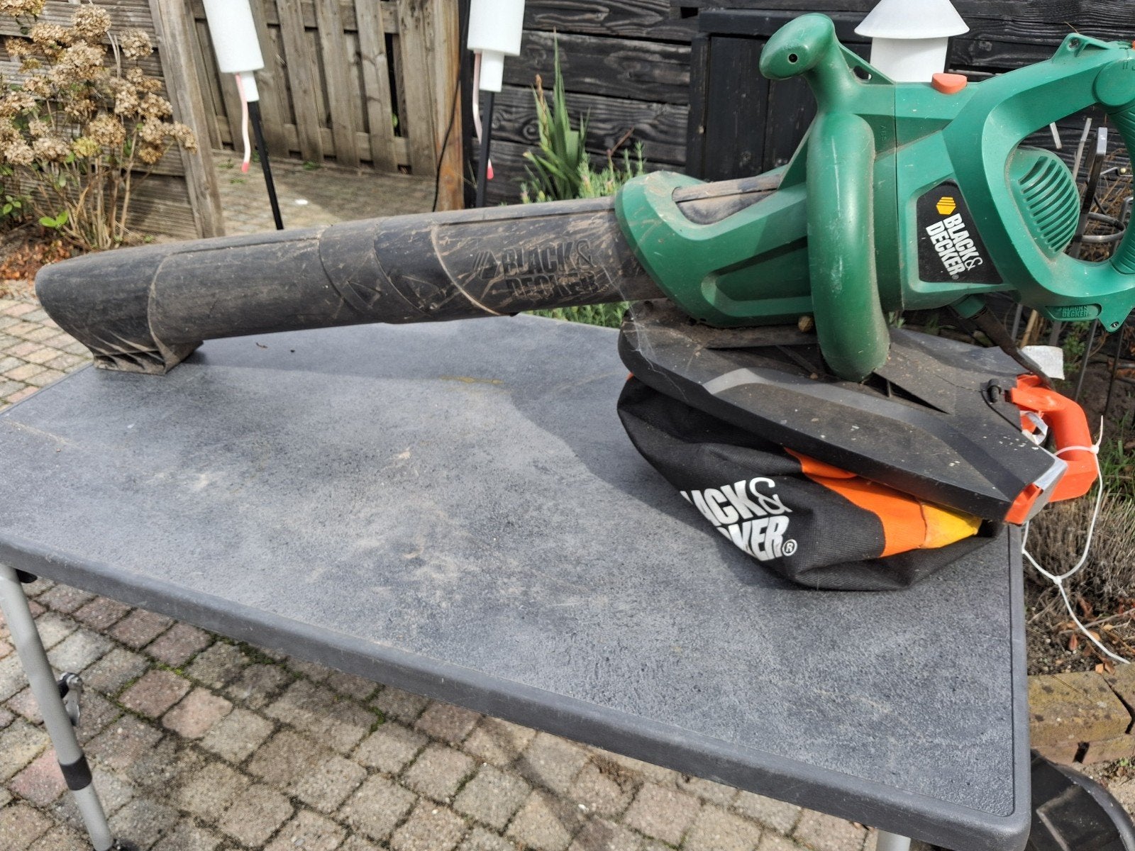 Black & Decker Bladblazer/Bladzuiger met Opvangzak, Ophalen, Gebruikt, Met opvangzak, Handgedragen