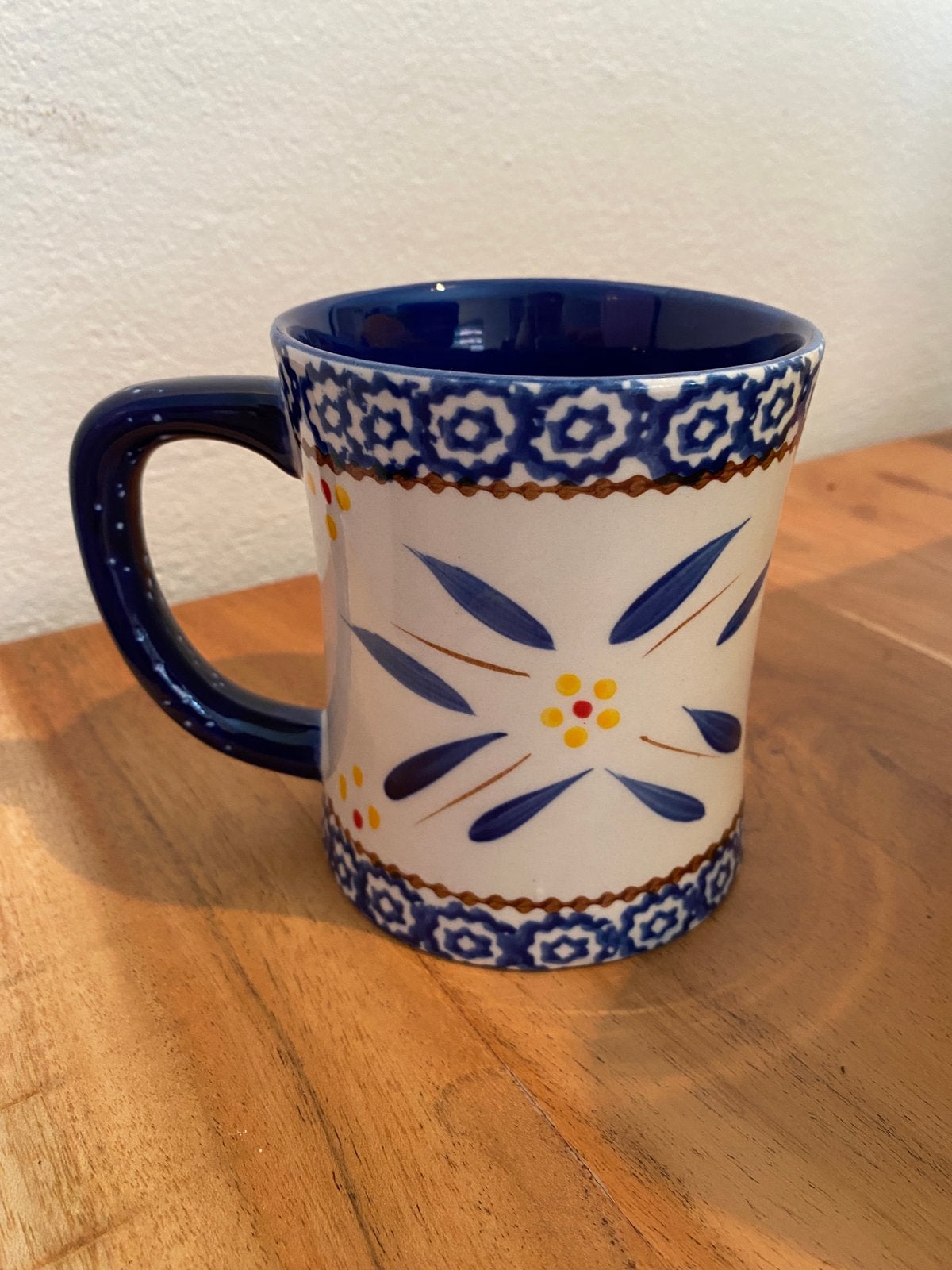 Temptations mok - Blauw met bloemmotief, Gebruikt, Keramiek, Ophalen of Verzenden, Overige stijlen