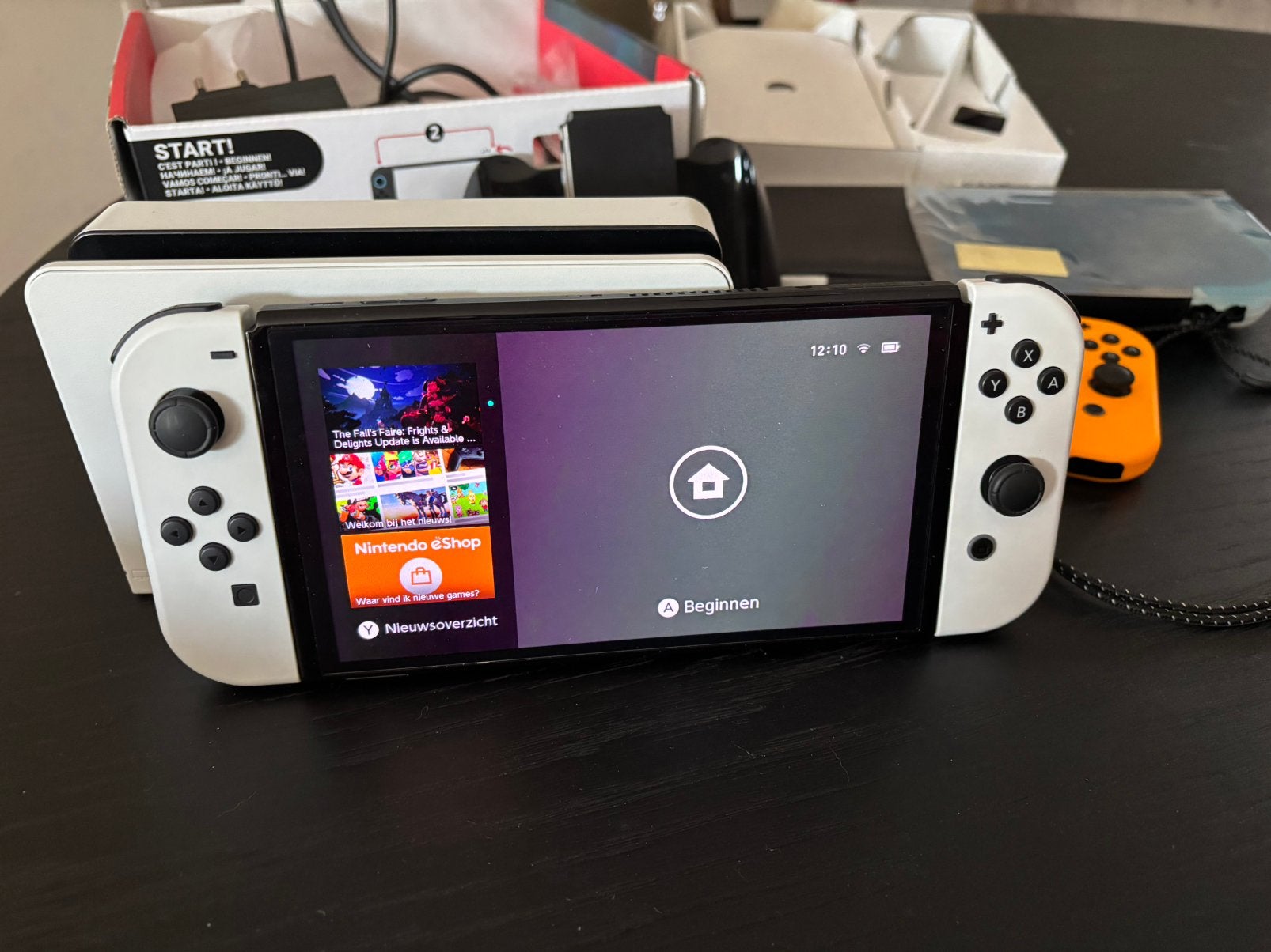 Nintendo Switch OLED Wit met extra controllers en hoes