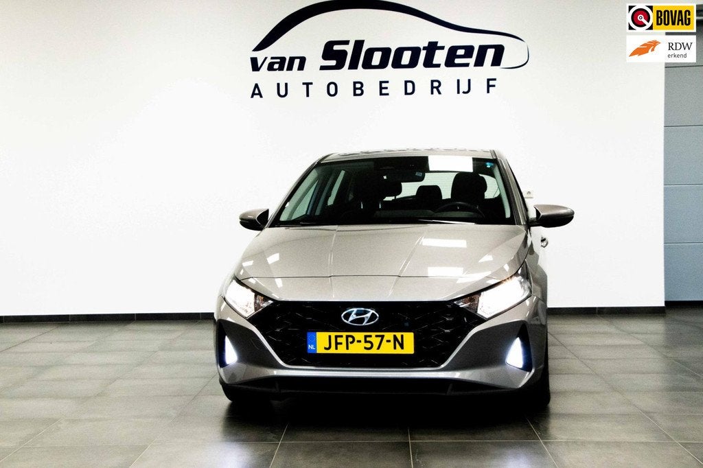 Hyundai I20 1.0 T-GDI Comfort| Automaat| Apple Car Play/ And, Auto's, Hyundai, Gebruikt, Zwart, LED verlichting, 100 pk