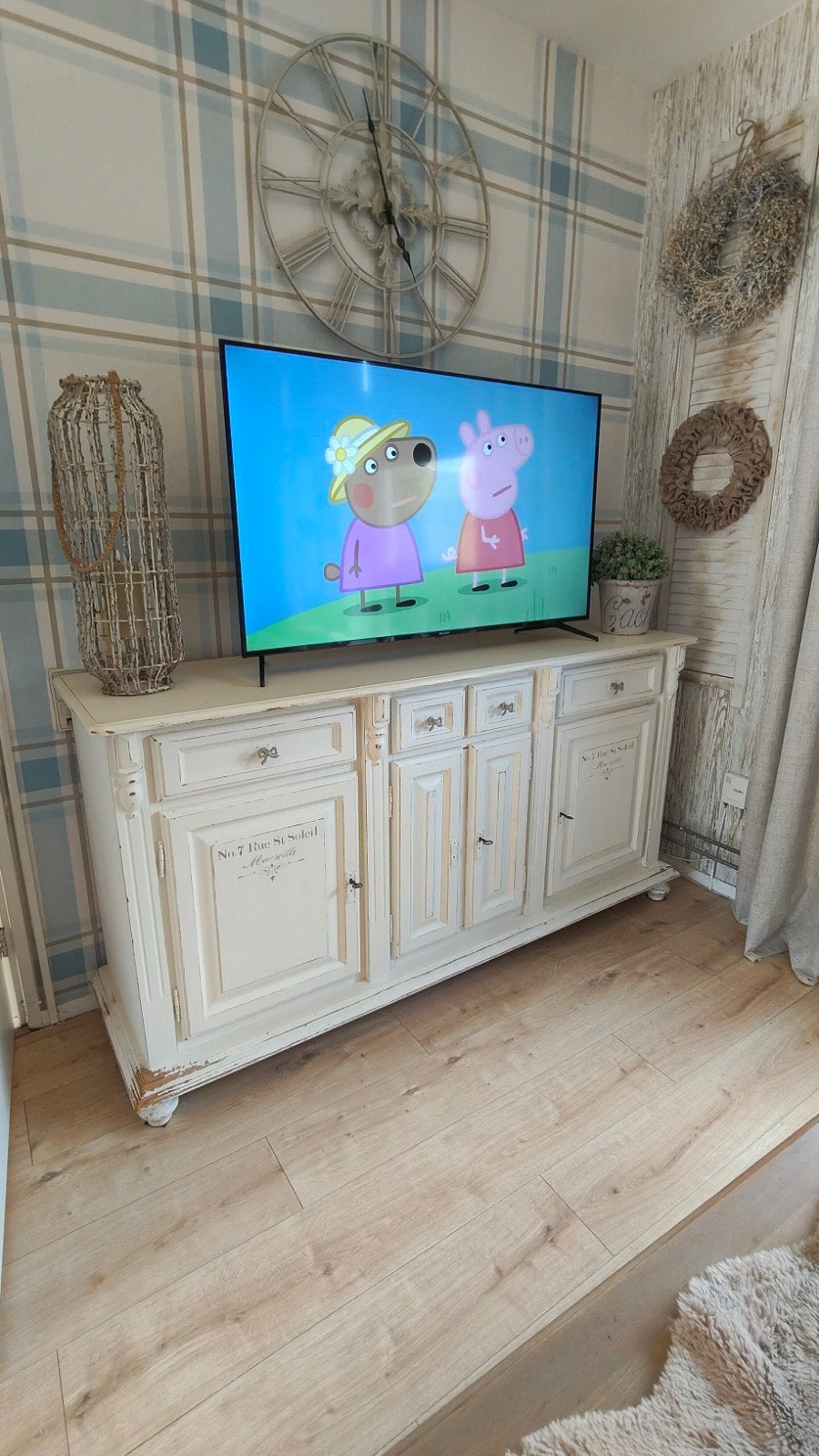 Landelijk dressoir/tv-meubel in crème met Franse tekst, Gebruikt, Met lade(s), 150 tot 200 cm, 25 tot 50 cm