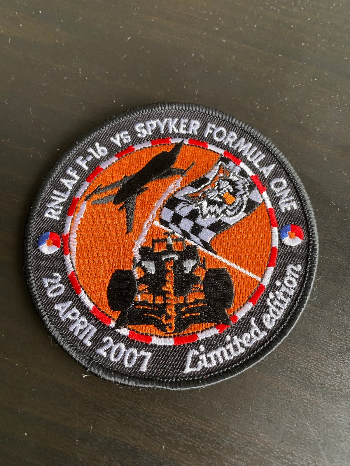 Zeldzame RNLAF F-16 vs Spyker F1 patch - Limited Edition, Ophalen of Verzenden, Zo goed als nieuw, Auto of Motor