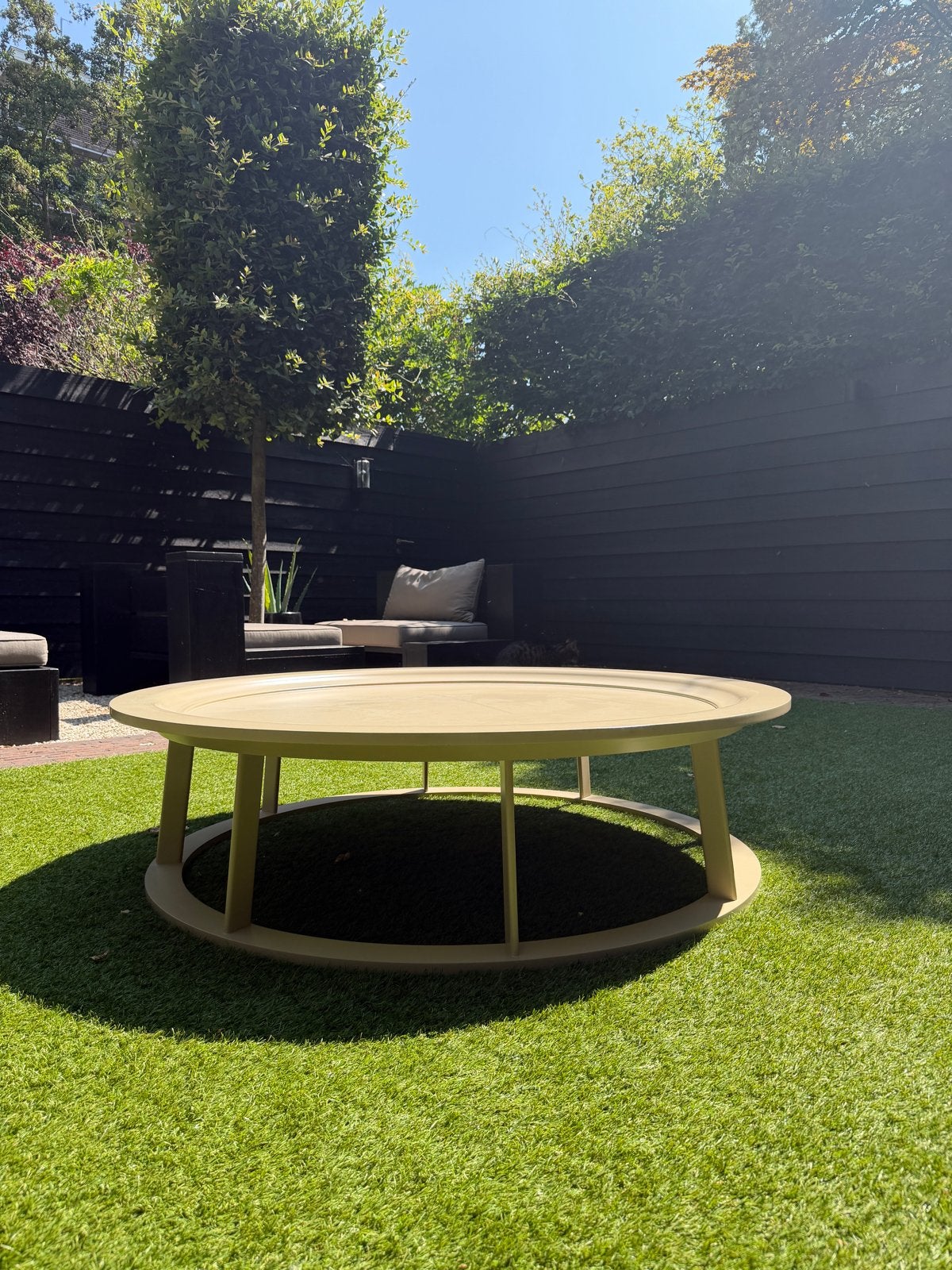 Linteloo Obi XXL Salontafel - Chocoladebruin - Ø131cm, Huis en Inrichting, Ophalen, Overige materialen, Design, Rond