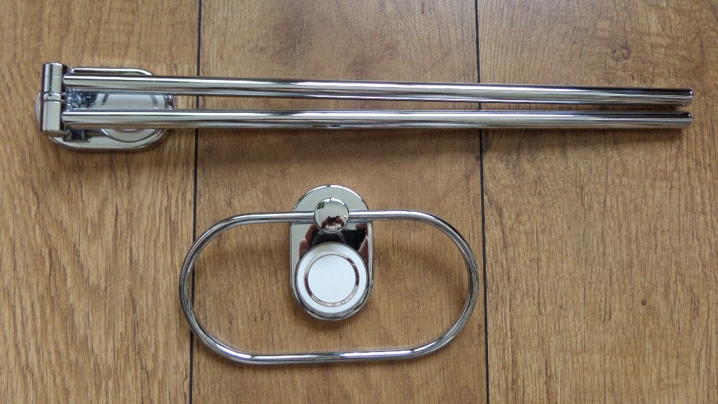 handdoekhouder ovalen hanger chroom + witte afdekplaat, Ophalen of Verzenden, Zo goed als nieuw, Zilver, Handdoekenrek