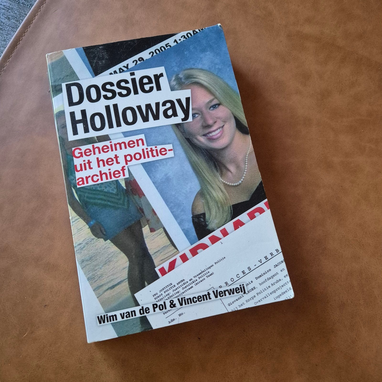 Dossier Holloway: Geheimen uit het politie-archief, Boeken, Detectives, Ophalen of Verzenden, Gelezen, Wim van de Pol & Vincent Verweij