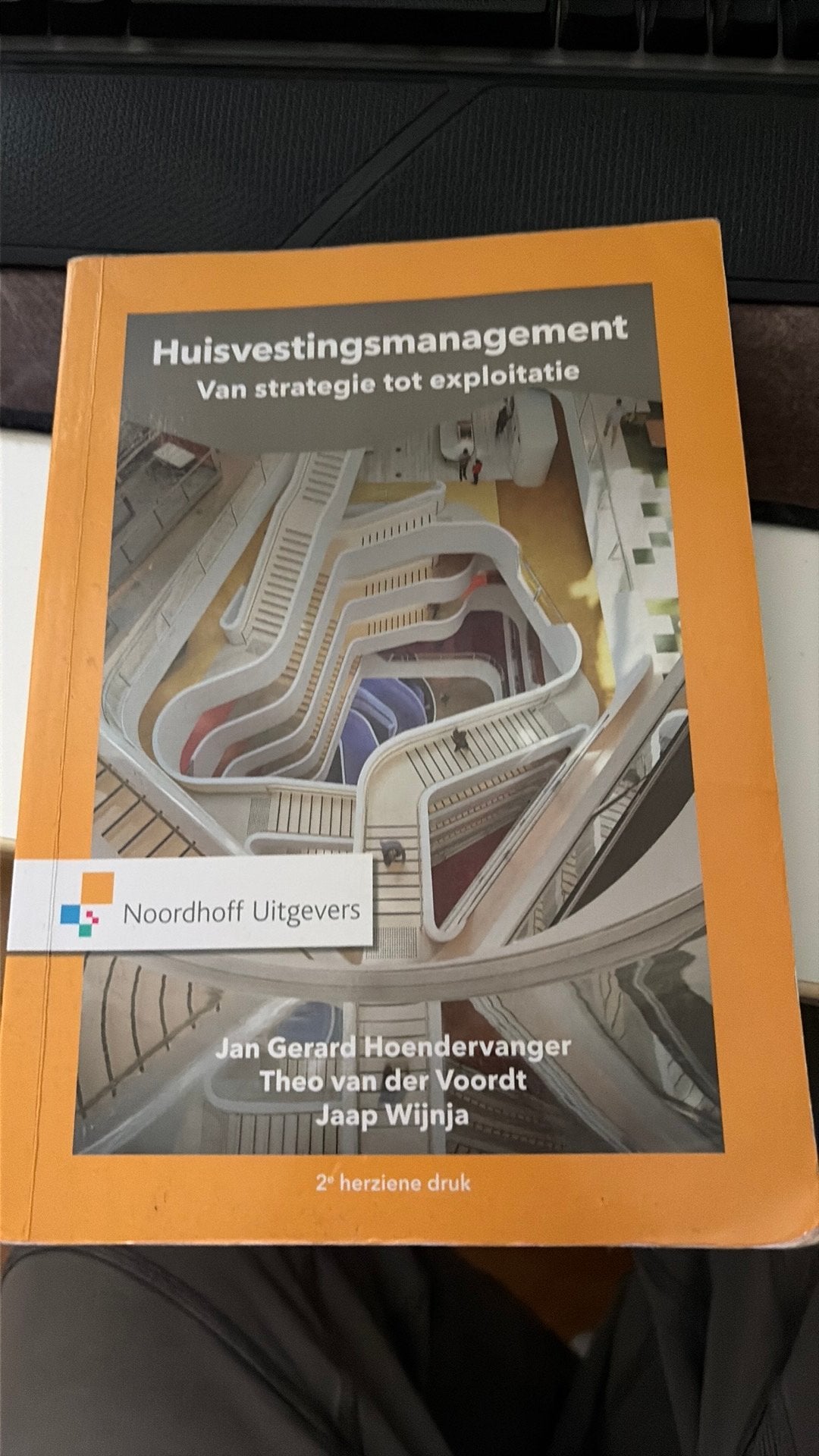 Huisvestingsmanagement hoendervanger, Ophalen of Verzenden, Zo goed als nieuw, Management