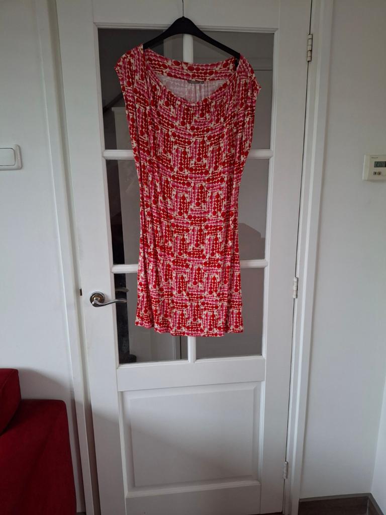 Rode jurk, Maat 38/40 (M), Ophalen of Verzenden, Zo goed als nieuw, Sandwich