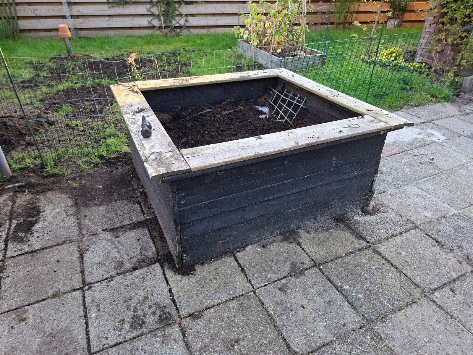 Gratis moestuinbak of bloemenbak, Ophalen, Gebruikt, Hout, Minder dan 30 cm
