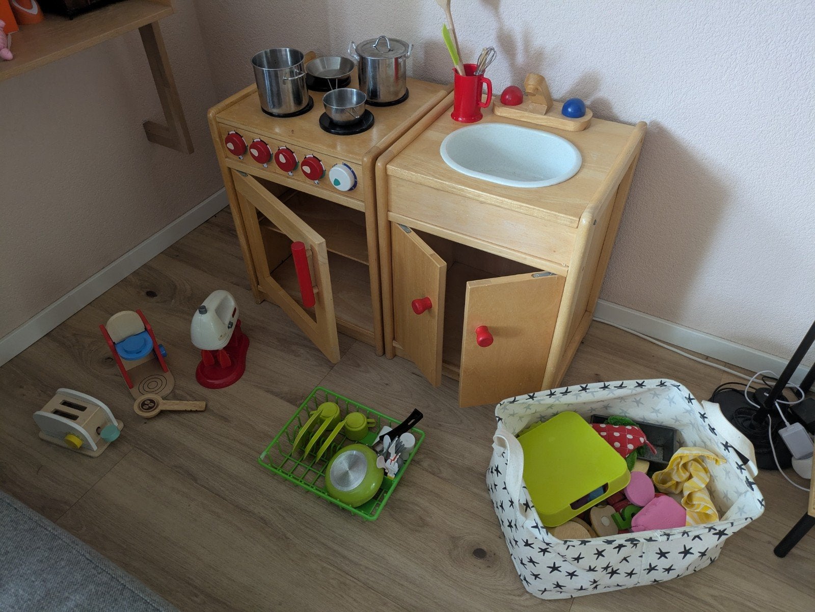 Klassiek houten Speelgoed keukentje, Kinderen en Baby's, Speelgoed | Speelkeukens, Ophalen