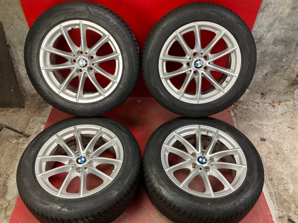Winterbanden BMW 5 Serie 2017 - 2023 225/55R17 Goodyear, Auto-onderdelen, Gebruikt, ., Banden en Velgen, 17 inch
