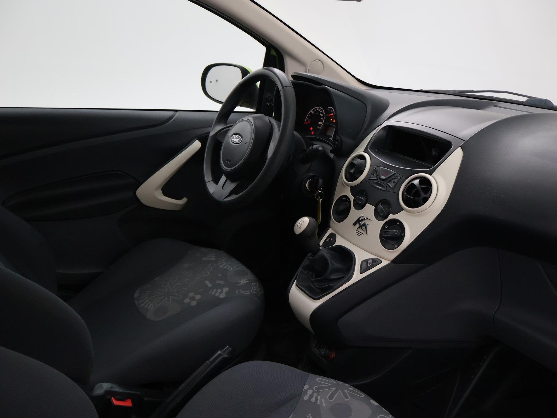 Ford Ka 1.2 TREND APK 05-2027, Voorwielaandrijving, Stof, Gebruikt, 1242 cc