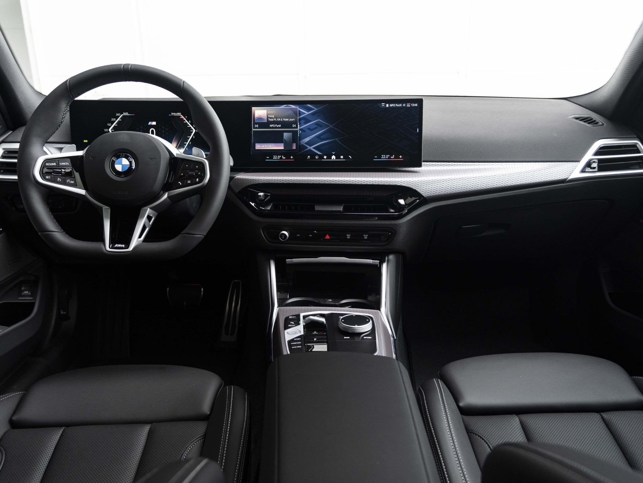 BMW 3 Serie 320i M Sport | Comfort Pack | Trekhaak | Showroo, Auto's, Automaat, 1998 cc, 4 cilinders, Bedrijf