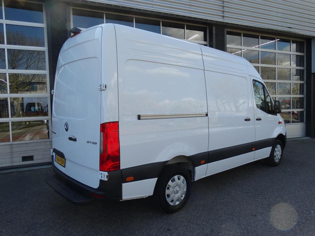 Mercedes-Benz Sprinter 317 1.9 CDI L2H2 Automaat | LED kopla, Automaat, Gebruikt, 4 cilinders, 2000 kg