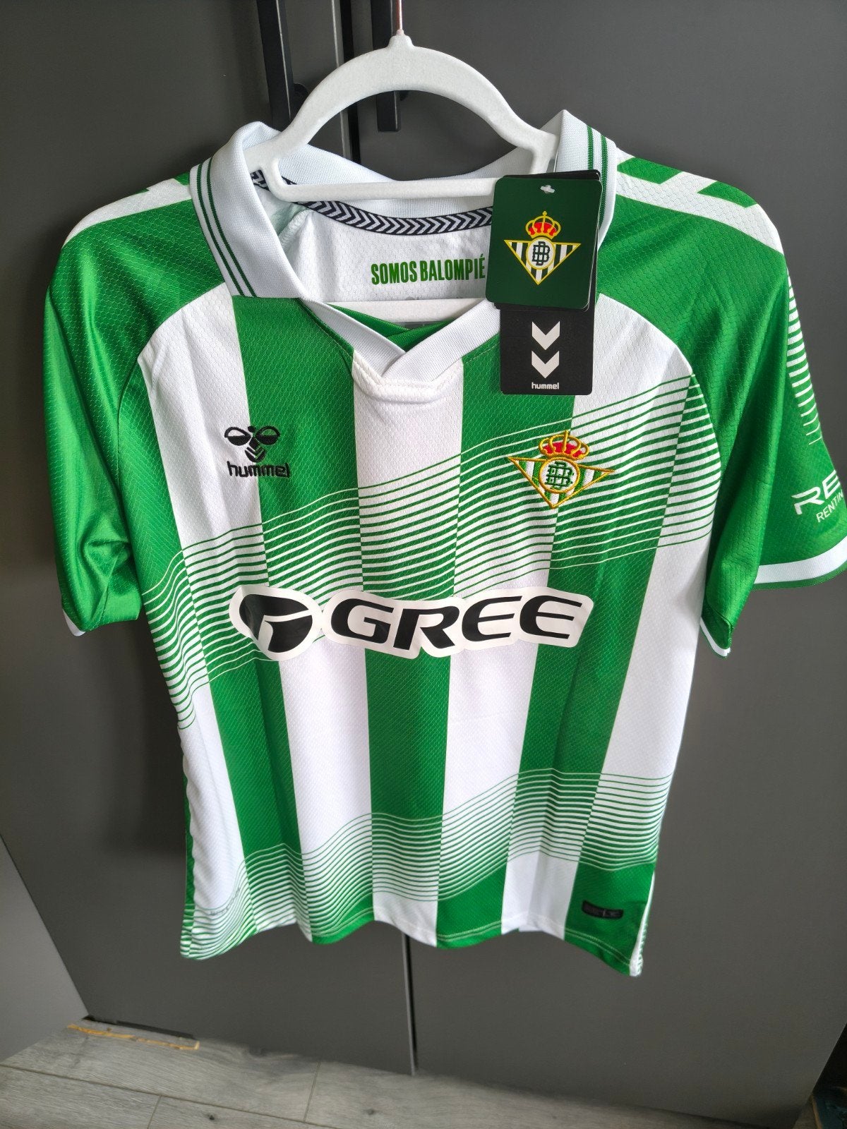 Gave real betis Isco voetbalshirt maat M - nieuw, Verzamelen, Ophalen of Verzenden, Zo goed als nieuw, Buitenlandse clubs