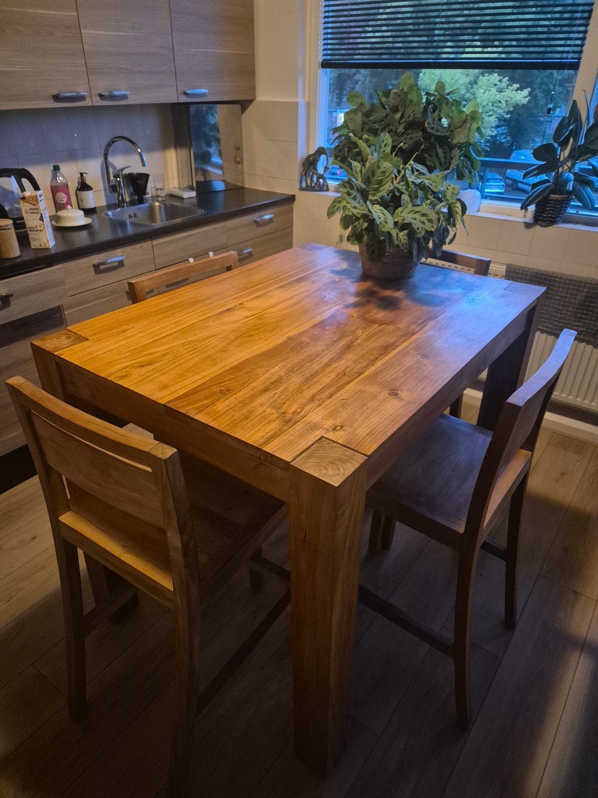 massief houten bartafel, Ophalen, Gebruikt, 4 tot 6 stoelen