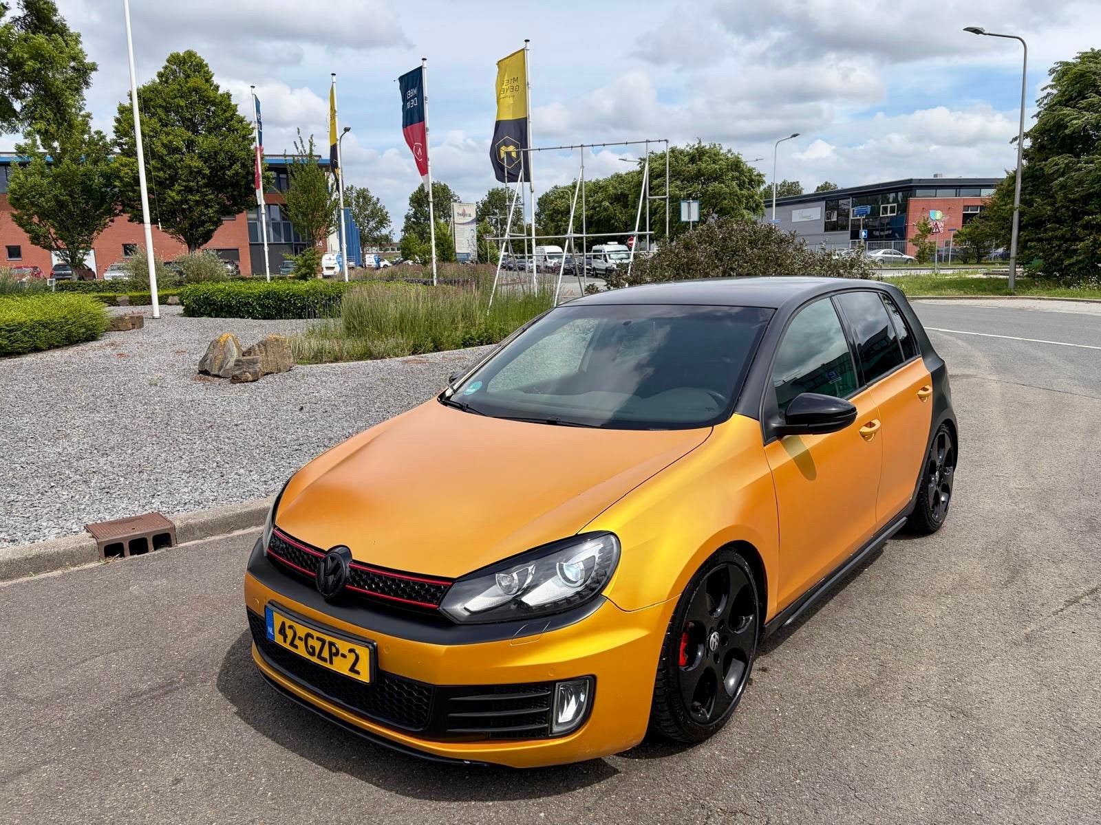 VW GOLF 1.4TSI GTI PAKKET/GOLD WRAP/6-BAK/GTI INTERIEUR/POP&, Bedrijf, Te koop