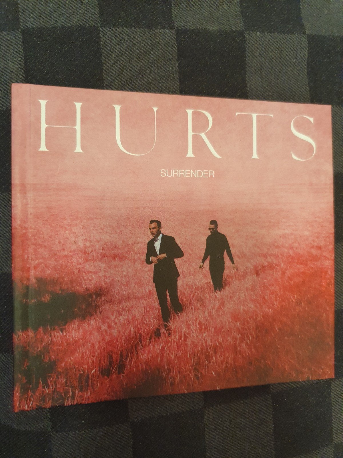 Hurts surrender digibook, Verzenden, Gebruikt
